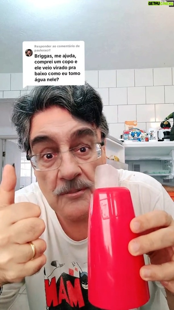 Guilherme Briggs - 19.3K Likes - Chamei o meu tio pra responder algumas perguntas dos meus seguidores. Acho que vai ser uma boa distração pra ele, que tava aqui em casa sem fazer nada, jogado num sofá. Nesse primeiro vídeo ele usa de sua vasta experiência de vida para ensinar como se bebe num copo virado! Aproveitem!