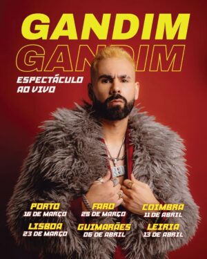 Guilherme Duarte Instagram - Gandim está de volta com novas músicas. A primeira já está disponível no YouTube (em breve no Spotify e afins) e chama-se Rendas Altas e conta com a participação especial da @anabacalhau que aceitou logo o convite sem pensar que provavelmente não seria bom para a sua carreira. Um grande obrigado a ela por ter alinhado e foi um prazer imenso tê-la neste projecto.

Obrigado aos meus pais e à Zaya por terem alinhado no vídeo.

Toda a produção musical ficou mais uma vez a cargo do grande @filipe_survival

A realização dos vídeos do grande @ppbbessa

Produção dos vídeos @setlist.pt a cargo do @nrpires com assistência do @manel.cambezes .

Todos eles estão de parabéns pelo trabalho e empenho e litro que deram, e continuam a dar, neste projecto. Sem eles isto não teria metade da qualidade que até me parece que tem, mas o principal responsável sou eu, também não vamos estar aqui com coisas.

O styling incrível ali a roçar a barraca gourmet é da @tfilipamartins .

Um obrigado ainda ao @diogomendesmusic na guitarra portuguesa por trás do beat.

Obrigado ainda ao @youandthesea por nos ter cedido um apartamento para gravar várias cenas do vídeo e a toda a malta que aceitou o desafio e apareceu no dia e hora marcada para abrilhantar este vídeo e trouxeram calções de banho e tudo para ir para o chuveiro comigo.

Esta é apenas a primeira música, as próximas vão saindo ao longo dos próximos dois meses. Podem ver tudo no Youtube. É um dos projectos que mais gozo me dá por estar a sair completamente fora de pé e a aprender e melhorar em muita coisa. Acho que há um upgrade do álbum anterior para este e espero que gostem. Obrigado por continuarem desse lado e me permitirem fazer estas macacadas. 

Gandim vai também dar espectáculos ao vivo, os bilhetes estão à venda no link da bio.

Porto - 16 de Março

Lisboa - 23 de Março

Faro - 28 de Março

Guimarães - 6 de Abril

Coimbra - 11 de Abril

Leiria - 13 de Abril

Obrigado a todos.