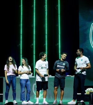 Guilherme Geirinhas Instagram - E eu farei o que puder pelo meu Sporting.

Obrigado a todos os que encheram o Coliseu e também a todos os que ao longo destes três anos tiveram o ADN de Leão. Vamos para dentro, mas o Leão precisar de caçar. Amo o Sporting e os amigos que fiz no Sporting. 💚

📸: @macedo