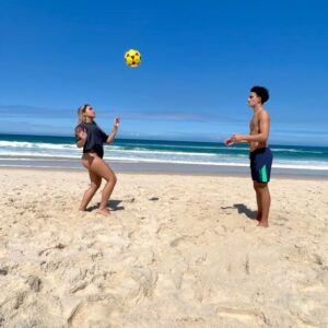 Guilherme Seta Instagram - Começando a semana da melhor forma 🙌🏽💙