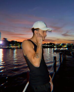 Guilherme Seta Instagram - sem ideia pra legenda 🥱