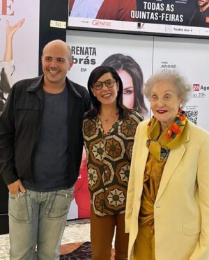 Guilherme Weber Instagram - Dica imperdível de teatro para a próxima semana - quinta-feira: @a.tropa ! Matando saudades do nosso incrível @otavioaugustosoueu e elenco super afinado: #AlexandreMenezes @alexandregalindo1 @andrerosalves e @danielmarano 👏🏻

E atenção: @guspinheirogus expoente de sua geração com 4 peças em cartaz! E vem mais uma! “Dois de Nós” com @antoniofagundes @thiagofragoso @aalexandramartins e eu. 

Ensaios começando na próxima semana! Viva o teatro Vivo! 🎭✨