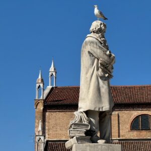 Guilherme Weber Instagram - Carrosel veneziano.
“Embora existam algumas coisas desagradáveis em Veneza, nada é tão desagradável quanto os visitantes.” Henry James. 😬