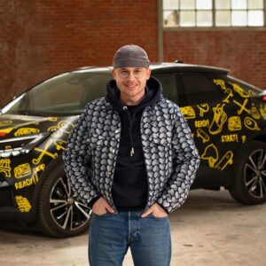 Guillaume Wattecamps Instagram - Me voilà donc ambassadeur officiel de @toyotabelux 🇧🇪🫡 Ma mission ? Me rendre à Paris pour soutenir les athlètes belges en compétition et rentrer à la maison des médailles plein le coffre 🥇🥳 J’ai repris le sport donc si vraiment faut leur filer un coup de main, je peux sans souci porter leur gourde 💪🏻 Paris, j’arriiiive ! 🇫🇷 @toyotabelux #toyotateambelgium #paris2024 #startyourimpossible #partner #ad