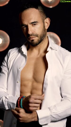 Guillermo Iván Instagram - Back to having a profile picture! Thanks for your patience 🙏 😃 🙏 
De vuelta a tener una foto de perfil! Gracias por su paciencia 🙏 😃 🙏 

Picture by @eduardoferminphotonyc 

#actors #guillermoivan #actorslife #actorslifestyle #movies #films #tv #usa #newyork #mexico #latinos #latinx #pictures #today