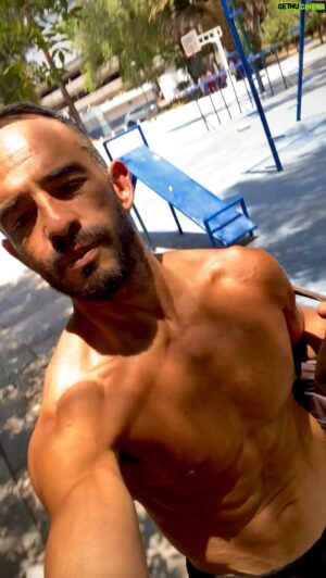 Guillermo Iván Instagram - Training outdoors today! Happy weekend 😘 
Feliz find de semana mi gente! 😘 

#training #wellness #workout #guillermoivan #actors #weekend #today #saturday