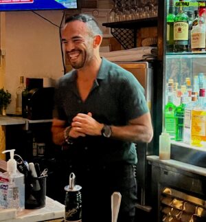 Guillermo Iván Instagram - Sometimes I become a bartender with @beauty_4life at my new favorite spot at the Upper East Side in NYC @toloachenyc 

A veces me convierto en bartender en my nuevo lugar favorito @toloachenyc en el Upper East Side ❤️ en New York City! 

#nyc #newyork #actors #actorslife #guillermoivan #actorslifestyle #latinos #nuevayork #usa #celebrities #restaurants #hotspots