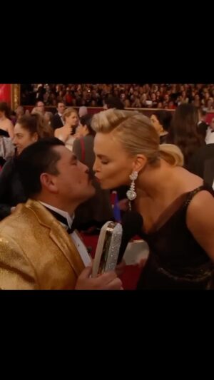 Guillermo Rodriguez Instagram - A love story: Guillermo & Charlize Theron... 😍❤️😂 #Oscars #RedCarpet