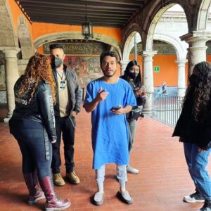Guillermo Villegas Instagram - Pasarla bien en rodaje es mi pasión.
La depre post película es mi pasión.

Fotos de @dapecont