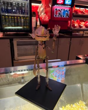 Guillermo del Toro Instagram - Just poppin’ in to say hi 🍿👋🎟️

Experience Guillermo del Toro’s #PinocchioMovie now playing in select theaters and on Netflix December 9.
