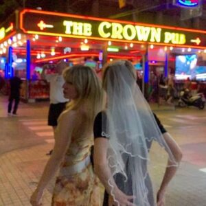 Guiomar Puerta Instagram - Viviendo en una película 🤍#BENISEX 💍🏙️🪩👰🏼‍♀️