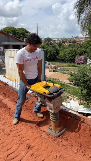 Guíto Instagram - Ta com as veia intupida ?!? Da uma tremida ! #guito #obra é pra vida toda !
