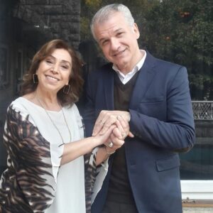 Gül Arcan Instagram - Biz tum yemin ekibi el ele verdik sizler için çok güzel bölümler çektik. Bu akşamdan itibaren cumartesiye kadar mutlaka izleyin derim. 🌹🌹😊#gülarcan #kanal7 #karamelyapım #yemin #cavidan @berkantmuftuler