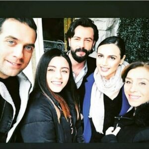 Gül Arcan Instagram - Hayırlı günleriniz olsun. Akşam buluşmak üzere sevgiyle kalın 😊😊#gülarcan #kanal7 #karamelyapım#yemin #cavidan @aliderelionline @gokberkdemirci @yagmurakdag @silaaturkoglu
