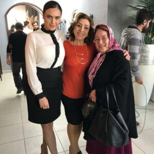 Gül Arcan Instagram - Setten sevgiler #gülarcan #cavidan #kanal7#karamelyapım#yemin @ayhanzen @deryakurtulusoktarr @yagmurakdag__