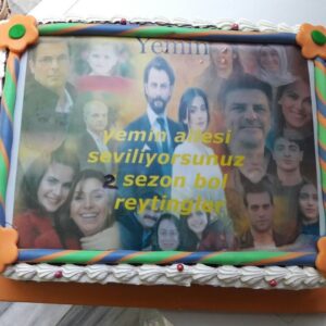 Gül Arcan Instagram - Dün güzel bir sürpriz ile karşılaştık. Çok mutlu olduk. Hepinize sonsuz teşekkürler. İyi ki varsınız 🙏🙏😘😘💖💖 #gülarcan #cavidan #kanal7#karamelyapım#yemin
