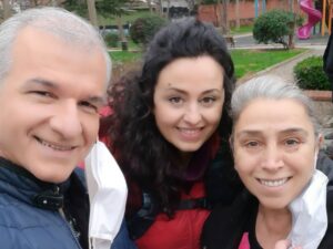 Gül Arcan Instagram - Setten selamlar sevgiler herkese ❤️🌹#yemin #kanal7 #karamelyapım#cavidan @berkantmuftuler @ceydaolg @hulya_aydin_