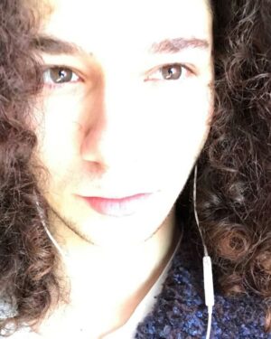 Gül Arcan Instagram - Canımın içi, yaşama sebeplerim, aldığım nefeslerim, dünyam evlatlarım iyi ki doğmuş olmaktan öte iyi ki sizin gibi evlatlara sahip olmak en büyük hediye, zenginlik. Hepinize tek tek teşekkür ediyor, her saniye sizlere sahip olduğuma şükrediyorum 💖💖🌹🌹🌹🌹🐞🐞#gülarcan @gursesgram @sebnemarcan @ozgurarcan @cagriugur @gamzee.gurses ülkü gürses