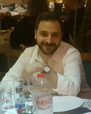 Gül Arcan Instagram - Canımın içi, yaşama sebeplerim, aldığım nefeslerim, dünyam evlatlarım iyi ki doğmuş olmaktan öte iyi ki sizin gibi evlatlara sahip olmak en büyük hediye, zenginlik. Hepinize tek tek teşekkür ediyor, her saniye sizlere sahip olduğuma şükrediyorum 💖💖🌹🌹🌹🌹🐞🐞#gülarcan @gursesgram @sebnemarcan @ozgurarcan @cagriugur @gamzee.gurses ülkü gürses