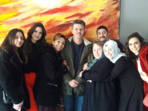 Gül Arcan Instagram - Bu akşam saat 7 KANAL 7. Ayhan hoca yönetiminde bu kadro sizleri bekler 😊#gülarcan #cavidan #kanal7#karamelyapım #yemin @ayhanzen @gursesgram @deryakurtulusoktarr @esrarengimai @yagmurakdag__ @silaaturkoglu @ceydaolg