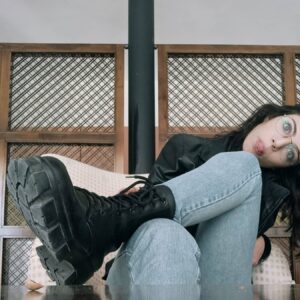 Güliz Aybay Instagram - Her telden, çiçekten,böcekten,kitaptan sokaktan ve kediden yılın son gününden