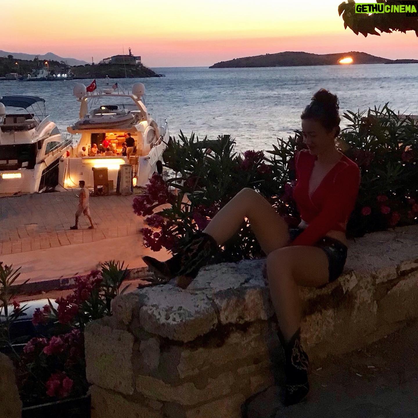 Gülşah Ertuğrul - 0.9K Likes - 💠