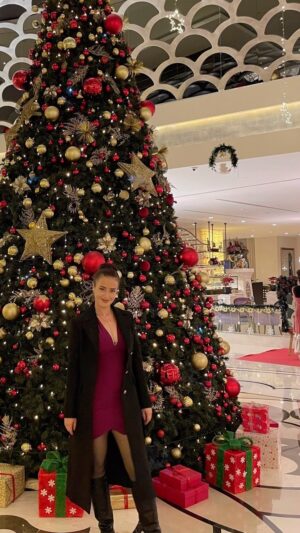Gülşah Ertuğrul Instagram - iyi seneler..🪬🎊🙏🏼 #happynewyear #yeniyıl