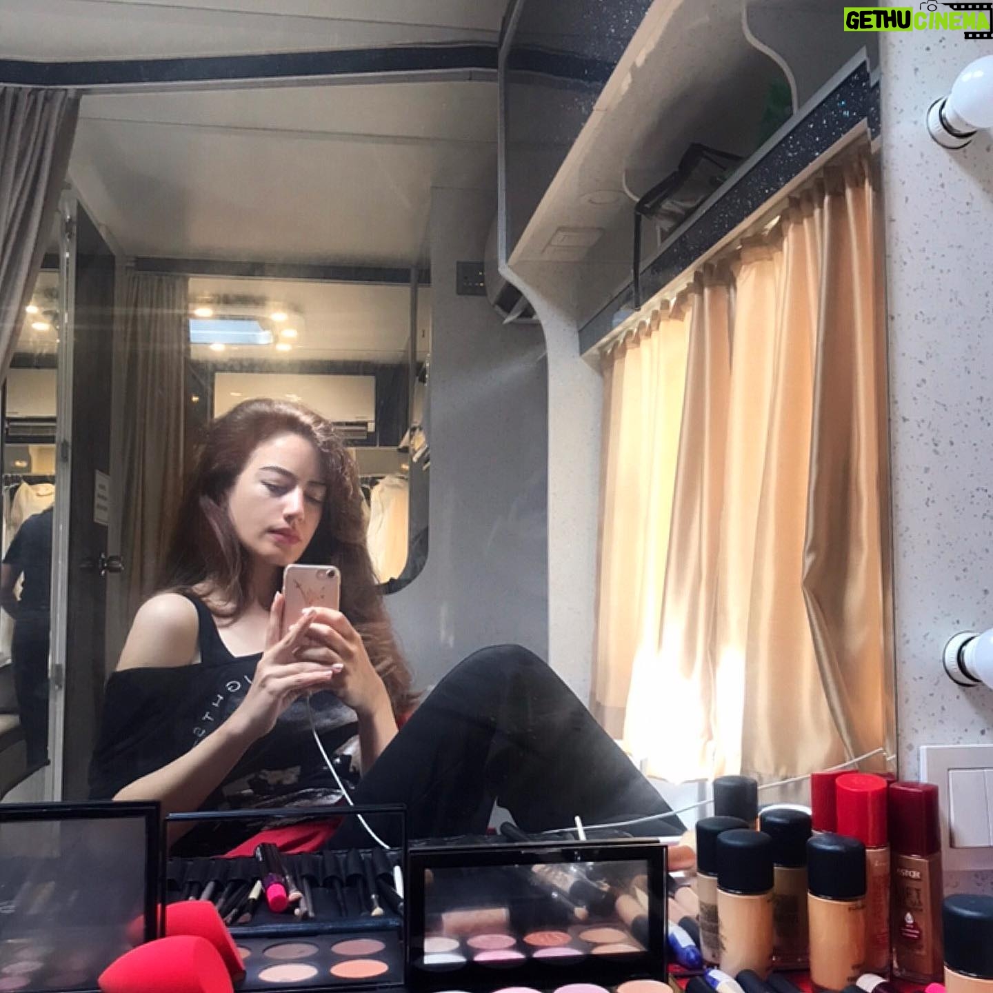 Gülşah Ertuğrul - 459 Likes - Loading🎬🎥 #caravan🚍days #mycrazylife🤘🏼