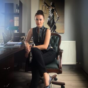 Gülşah Ertuğrul Instagram - 💠Yeni adli yıl başta tüm yargı mensuplarımız olmak üzere herkes için adil⚖️ ve başarılı bir yıl olsun💥💪🏼