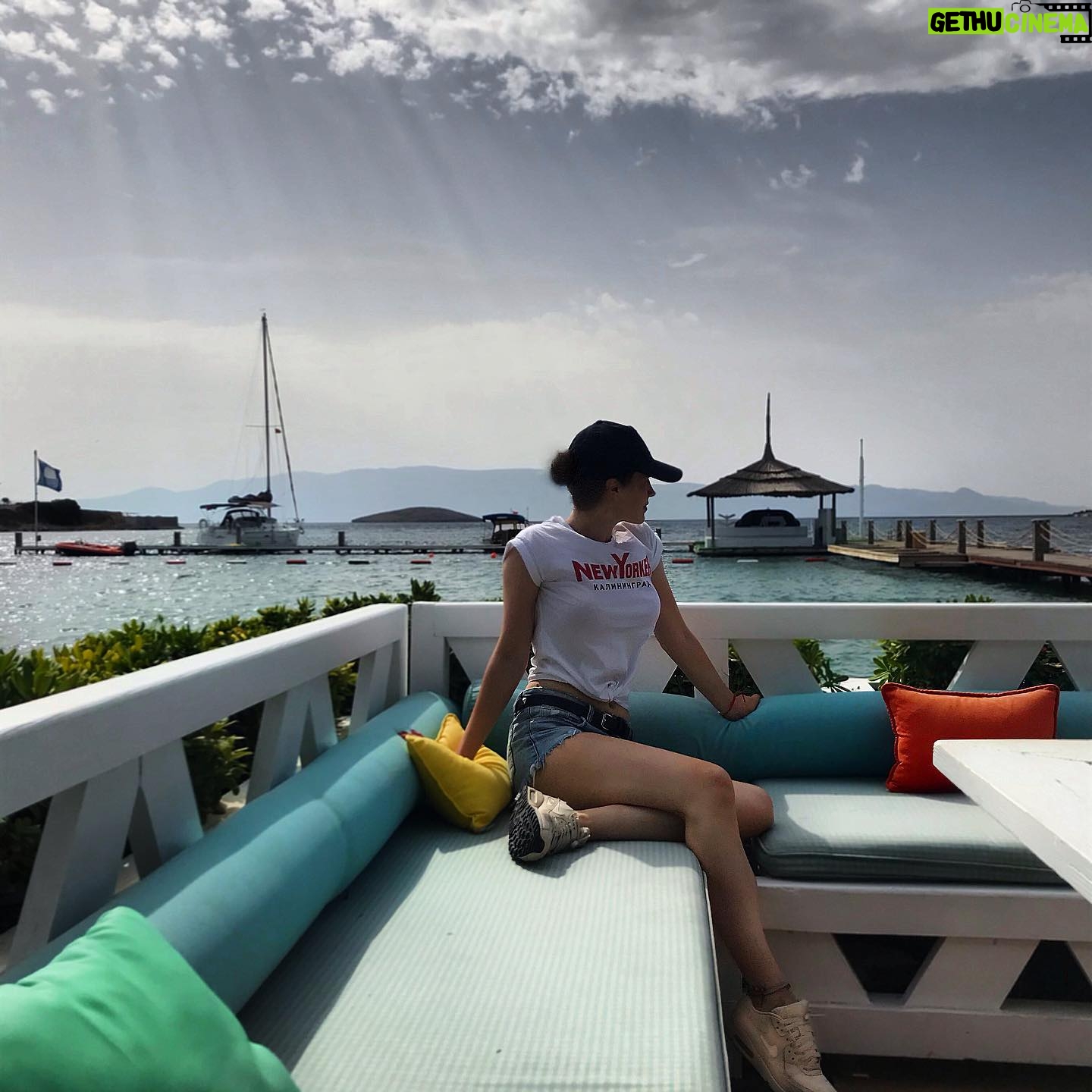 Gülşah Ertuğrul - 3 Likes - #eylül #autumngirl
