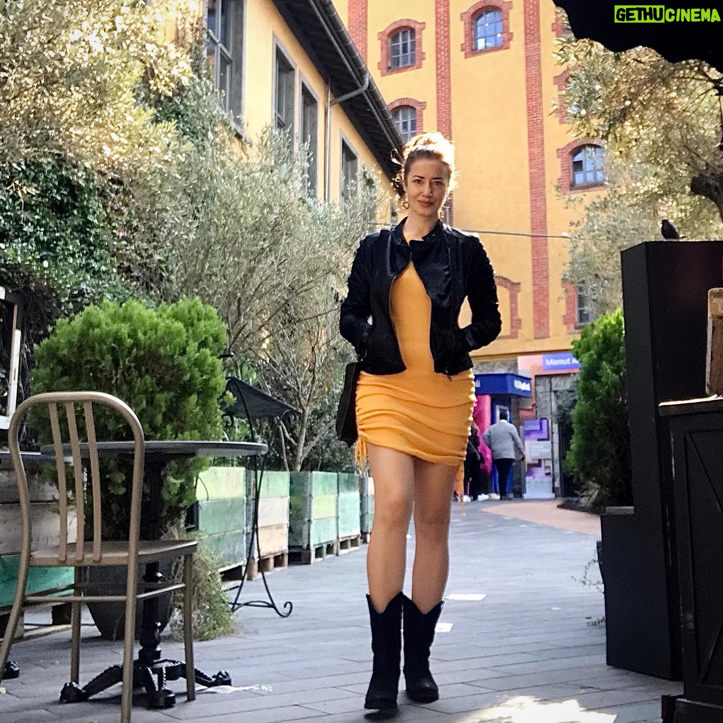 Gülşah Ertuğrul - 1.6K Likes - 🍂🍺🍃
