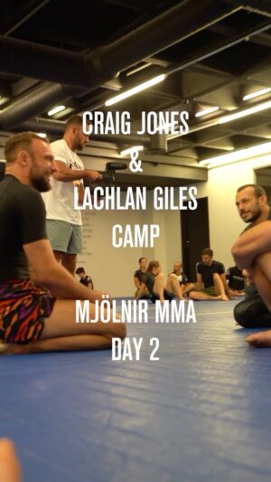 Gunnar Nelson Instagram - @gunninelson rolling with @craigjonesbjj and @lachlan_giles 🔥