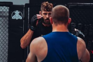 Gunnar Nelson Instagram - Great technical work with the champ @jirkaprochazka last night @mjolnirmma. What a mover! All the best brother🙏

Photos: @isleifureli