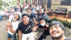 Guntara Hidayat Instagram - Caption nya apa yah ???

Malem ini dunia terbalik jam 22.30