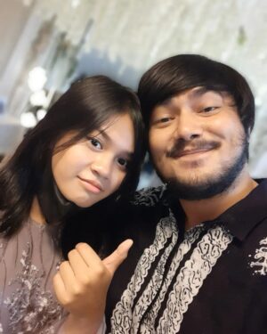 Guntara Hidayat Instagram - Barakallahu fii umrik
wilujeng tepang taun  kk yaya sayang.
Semoga Allah memberikanmu umur yang panjang dan keberkahan dalam hidup kk
Serta diberikan rizki yang berkah dan hati yang selalu bersyukur dan semoga kelak menjadi anak yang salihah.
 Selamat ya kk sayang, sekarang sudah semakin besar, semakin cantik dan makin baik hati jangan cemberut wae...nurut ama papa n mama
sekolah nya makin pinter...ngaji n sholat nya makin getol yah