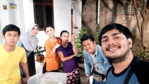 Guntara Hidayat Instagram - Isi lagi dech caption nya yg td marah
@debbyshintaz 
@ayyarenita93