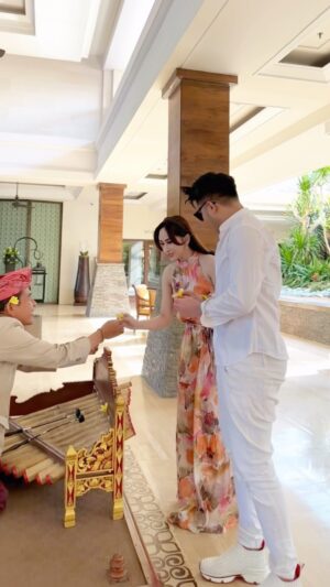 Guntur Triyoga Instagram - Menikmati Setiap Detik, Pemandangan Yang Indah dan Udara Yang Segar Dengan Penuh Syukur @stregisbali 

Thank you for being Such an Amazing Resort @stregisbali ❤️🌴
#baliforhome #stregisbali