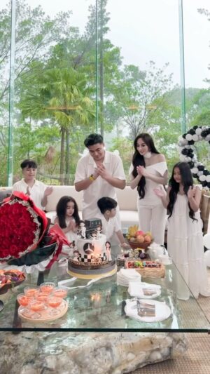 Guntur Triyoga Instagram - Selamat Ulang Tahun Suamiku Tercinta💕
Terimakasih Telah Menjadi Suami dan Daddy Terbaik Bagi Anak-Anak Kita.
Cinta Kami Seluas Samudra dan Sebesar Semesta Kepadamu.
Pencapaian Mu Luar Biasa Dalam Karier, Keuangan Dan Keluarga.
Aku Bersyukur Untuk Semuanya 🙏🏻