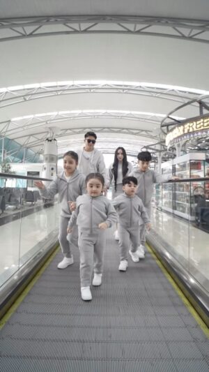 Guntur Triyoga Instagram - Liburan Kemana Ni, GA Family 🥰
Tebak Dengan Benar 5.000.000-, Untuk 5 Orang Pemenang Di Instagram Dan Tiktok 💸

Pengumuman Akan Di Umum Kan Di Next Video, Semoga Kamu Beruntung ♥️
#allahummabarik #familygoals