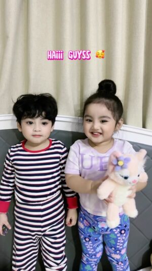 Guntur Triyoga Instagram - Haiii Guys 🩷
Mesyukuri Setiap Tumbuh Kembang Twins Axelle & Alexa Terkasih.

#masyaallahtabarakallah #babytwins #cutebaby #2yearsold