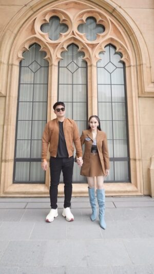 Guntur Triyoga Instagram - Jelajah Dunia, Jangan Buang Waktu Mu.
Sehat, Senang, Bahagia, Keluarga, Persahabatan, Keuangan.
Musim Panas, Musim Semi, Musim Gugur, Musim Dingin, Kota Besar, Desa Kecil ♥️
Belajar Segala Nya & Di Mana Saja, Nikmati Saat Ini Dan Ber Do'a Di Mana- Mana, Dan Penting Mengingat Bahwa Hidup Adalah Hadiah Besar Dari Tuhan.
Terimakasih Tuhan (Allah SWT) Kami Bukan Apa-Apa Tanpa Mu 😇 #allahummabarik #husbandandwife