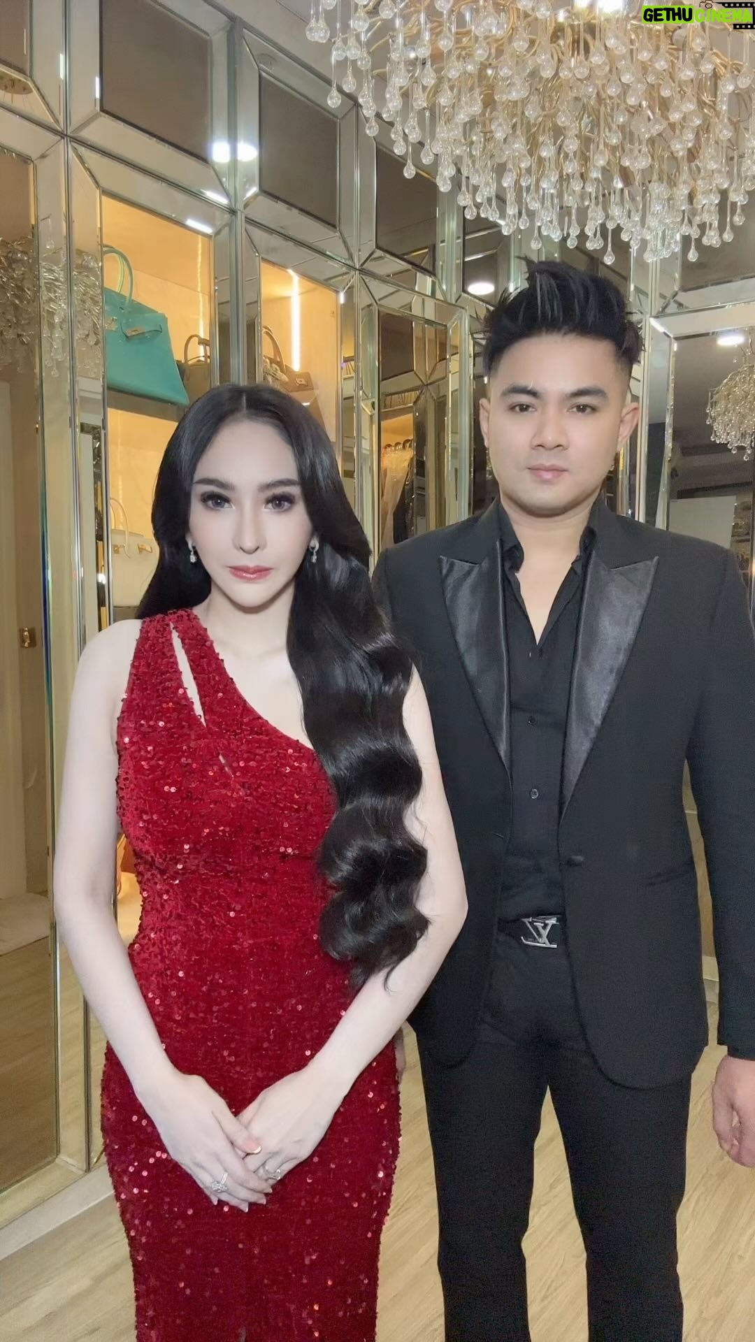 Guntur Triyoga - 73.6K Likes - Ada Banyak Jalan Menuju Kebahagiaan, Dan Menari Adalah Salah Satunya ♥️🎶