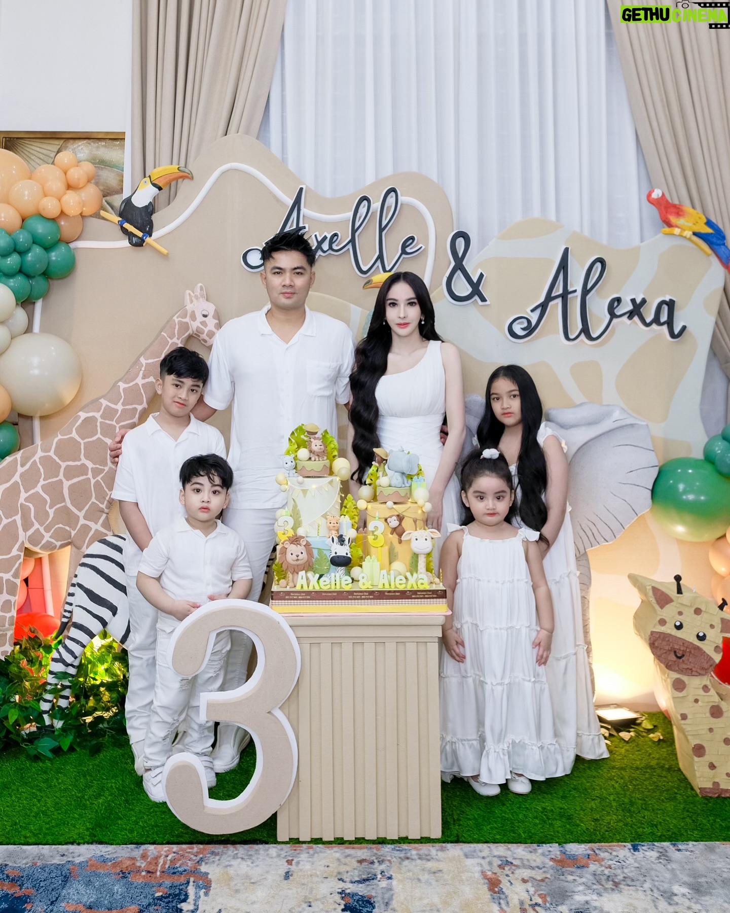 Guntur Triyoga - 166.6K Likes - Selamat ulang tahun My Little twins, Baby Axelle & Baby Alexa 🎉
Sejak kalian datang ke dunia ini, Tiga tahun yang lalu, kalian telah memberikan moment-moment indah dalam hidup Mommy & Daddy, kegembiraan yang tak ada habisnya dan kenangan termanis untuk di lihat kembali ❤️
Mommy & Daddy mencintai kalian @galittletwins ❤️
#allahummabarik #babytwins #cutebaby