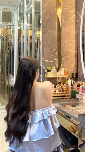Guntur Triyoga Instagram - Tolong Donk 🥹 Kasi tau istri jangan Minum @gaslim.id Lagi, Gara-Gara Minum @gaslim.id Kulit nya jadi Makin Mulus, Putih, Tulangnya Makin Nojol 😰 Setiap Malam Selalu Mastiin ini Beneran Istri apa bukan.