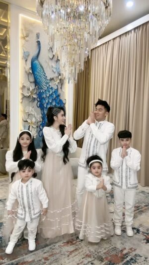 Guntur Triyoga Instagram - Selamat Hari Raya ♥️♥️

Bagi-Bagi THR ShopeePay Untuk 10 Orang Dengan Komen Terbaik & Sebanyak-banyaknya , Di Umumin Tanggal 15 April Ya ♥️

#allahummabarik #familygoals