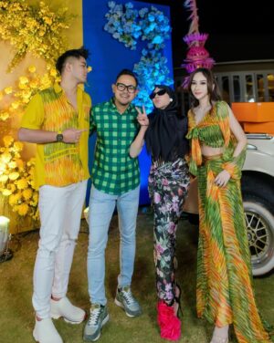 Guntur Triyoga Instagram - Selamat Ulang Tahun Dear @maharanikemala Terkasih, Selamat Hari Jadi Pernikahan yang Ke 10 Tahun, Do'aku Semoga Ka Rani & Ajik Selalu Penuh Kebahagiaan, Sejak Mengenalmu 7 Tahun Lalu, Kamu Tetap Sama, Selalu Penuh Senyuman Dan Menebar Kebaikan Bagi Sesama.
Kami  Semua Mencintaimu 💕