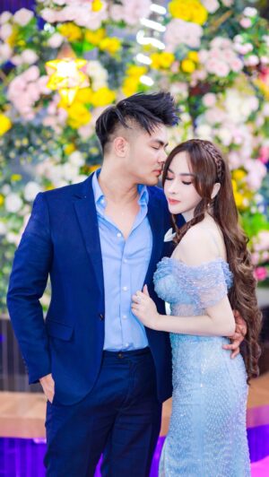 Guntur Triyoga Instagram - Terimakasih Team Beserta Dokter @aleshabeautycentre.id @gacorp.id Untuk Kejutan Manis Ini 💕
Hidupku Sangat Bahagia, Beruntung, Dan Di Berkati.
Aku Bersyukur Untuk Semuanya 🙏🏻