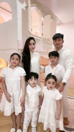 Guntur Triyoga Instagram - Selalu Ada Kasih Di Hati Kami, Do'a Kami Jangan Pernah Padam ♥️

#allahummabarik #family