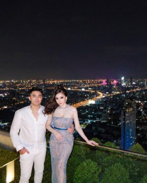 Guntur Triyoga Instagram - Beautiful View With Beautiful Wife ❤️
