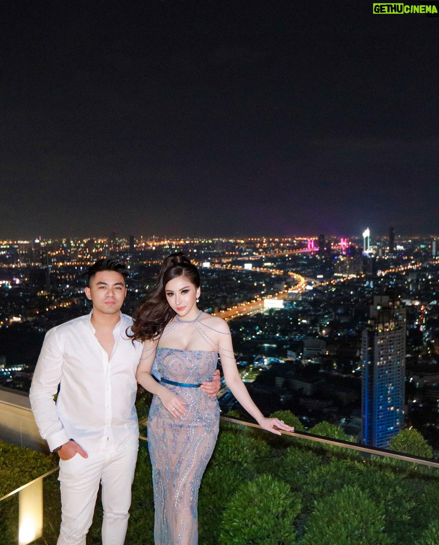 Guntur Triyoga - 76.6K Likes - Beautiful View With Beautiful Wife ❤️